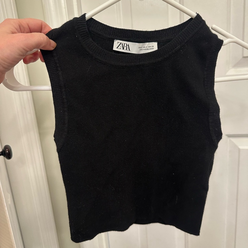 Zara Black Sleeveless Knit Crop Top